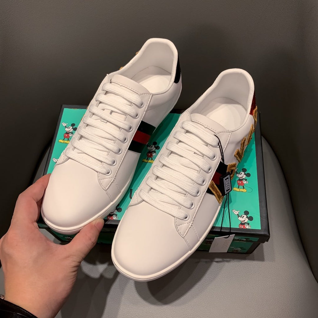 Ezyycart Bags MO-GCI Ace Embroidered Love SNEAKER 122