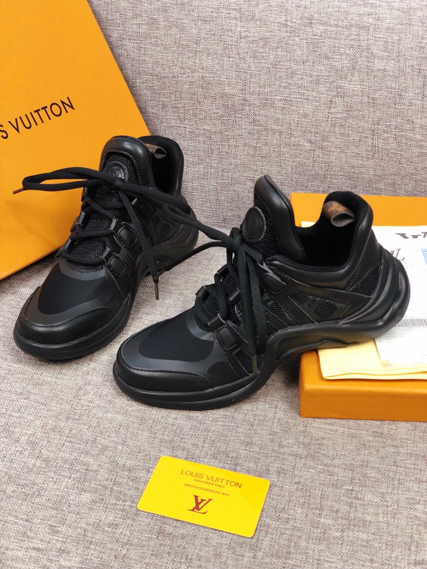 Anum Bags LUV Archlight Full Black Sneaker
