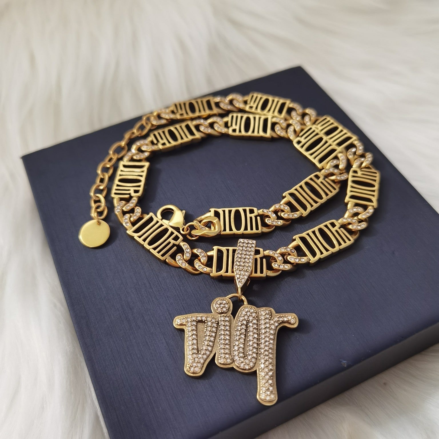 Anum Bags Necklace DIR017