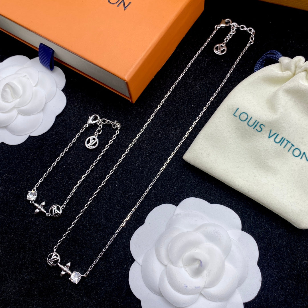 Anum Bags Combo LV Necklaces 106