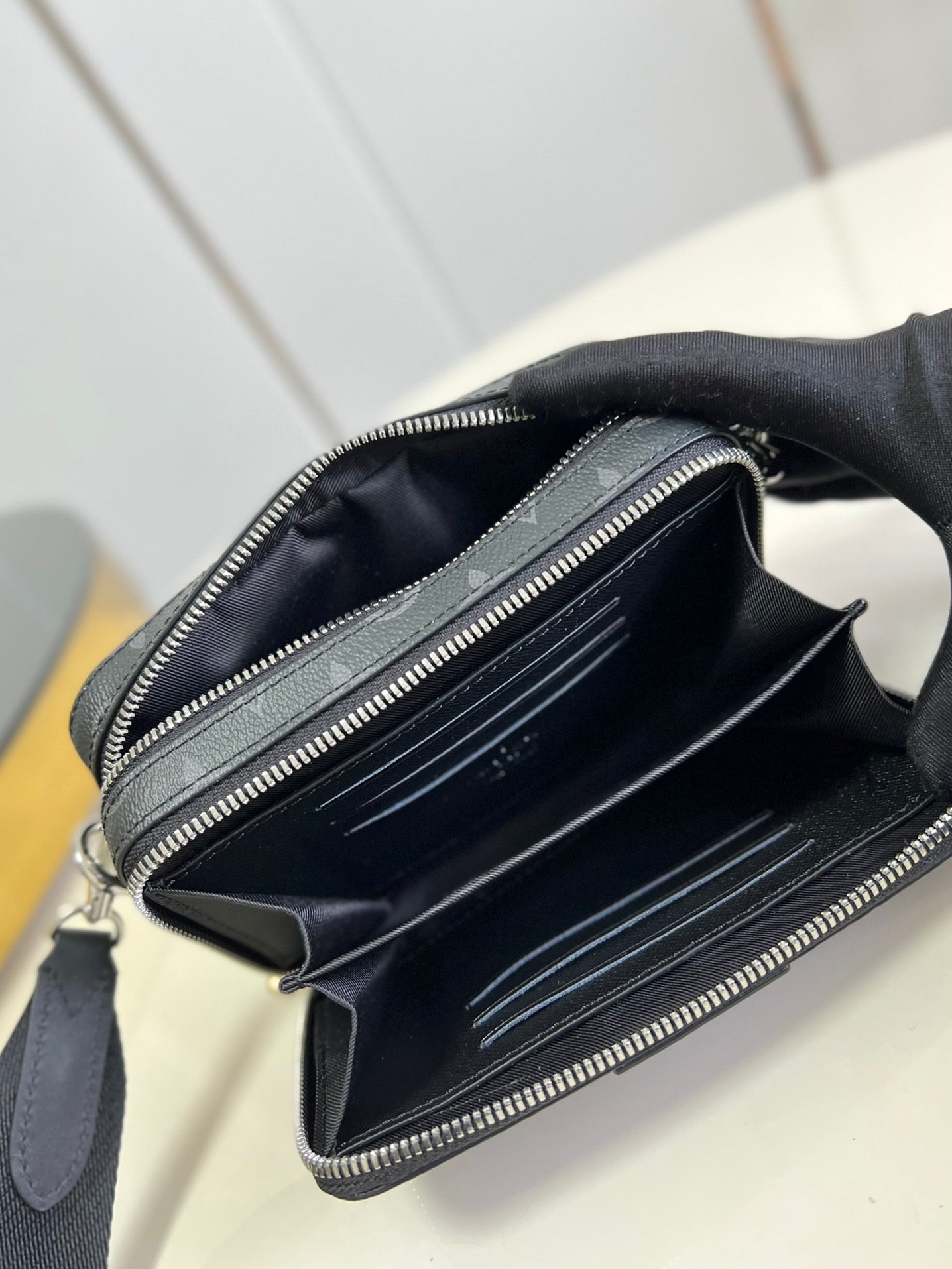 Anum Bags Elite Carryalls