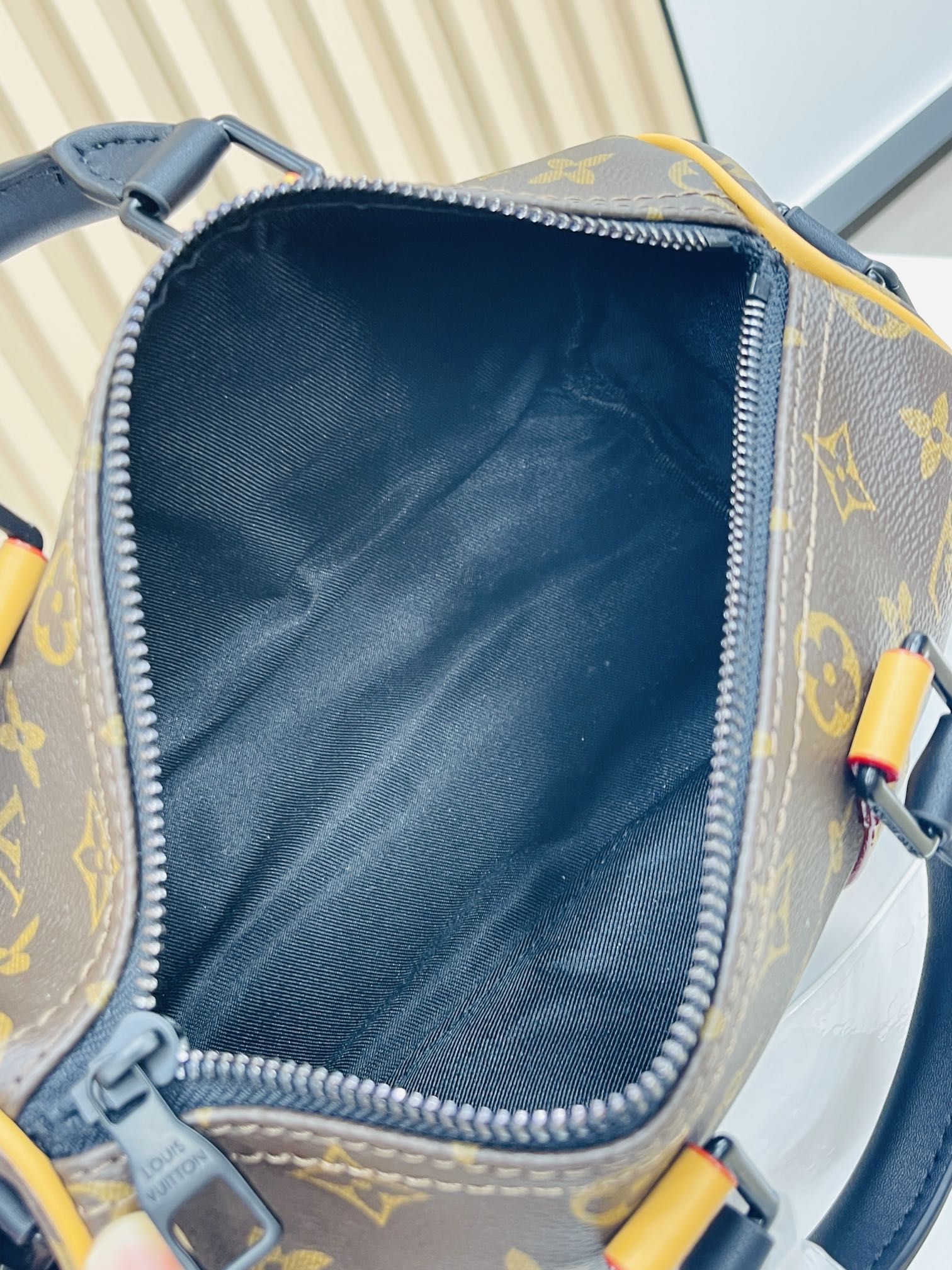 Anum Bags Elite Carryalls