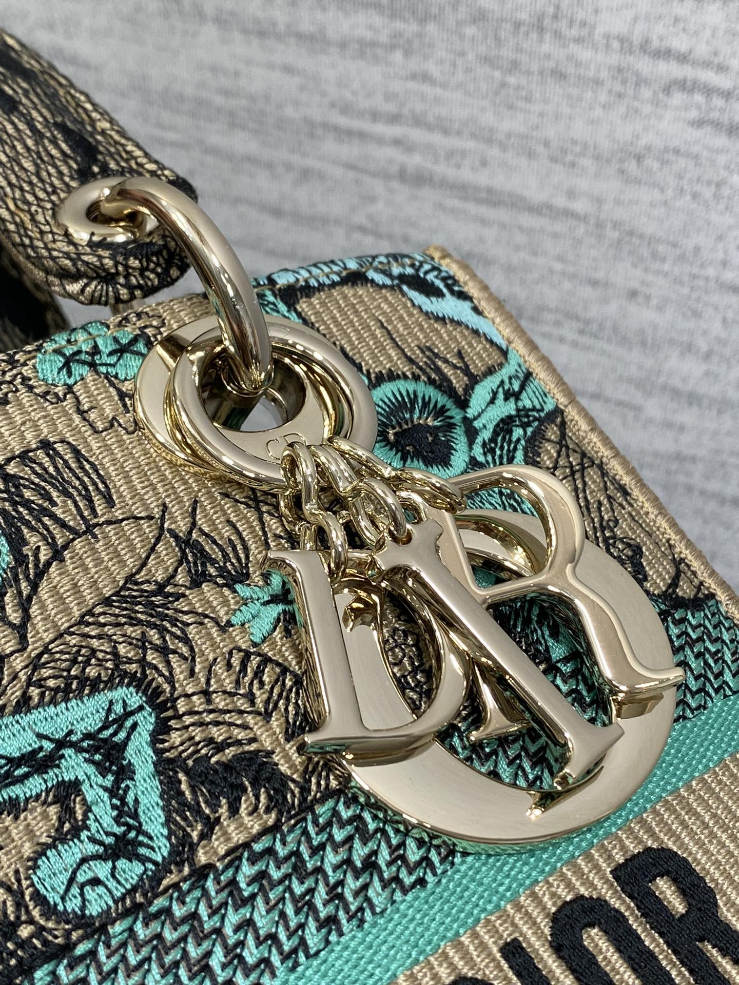Anum Bags Elite Carryalls