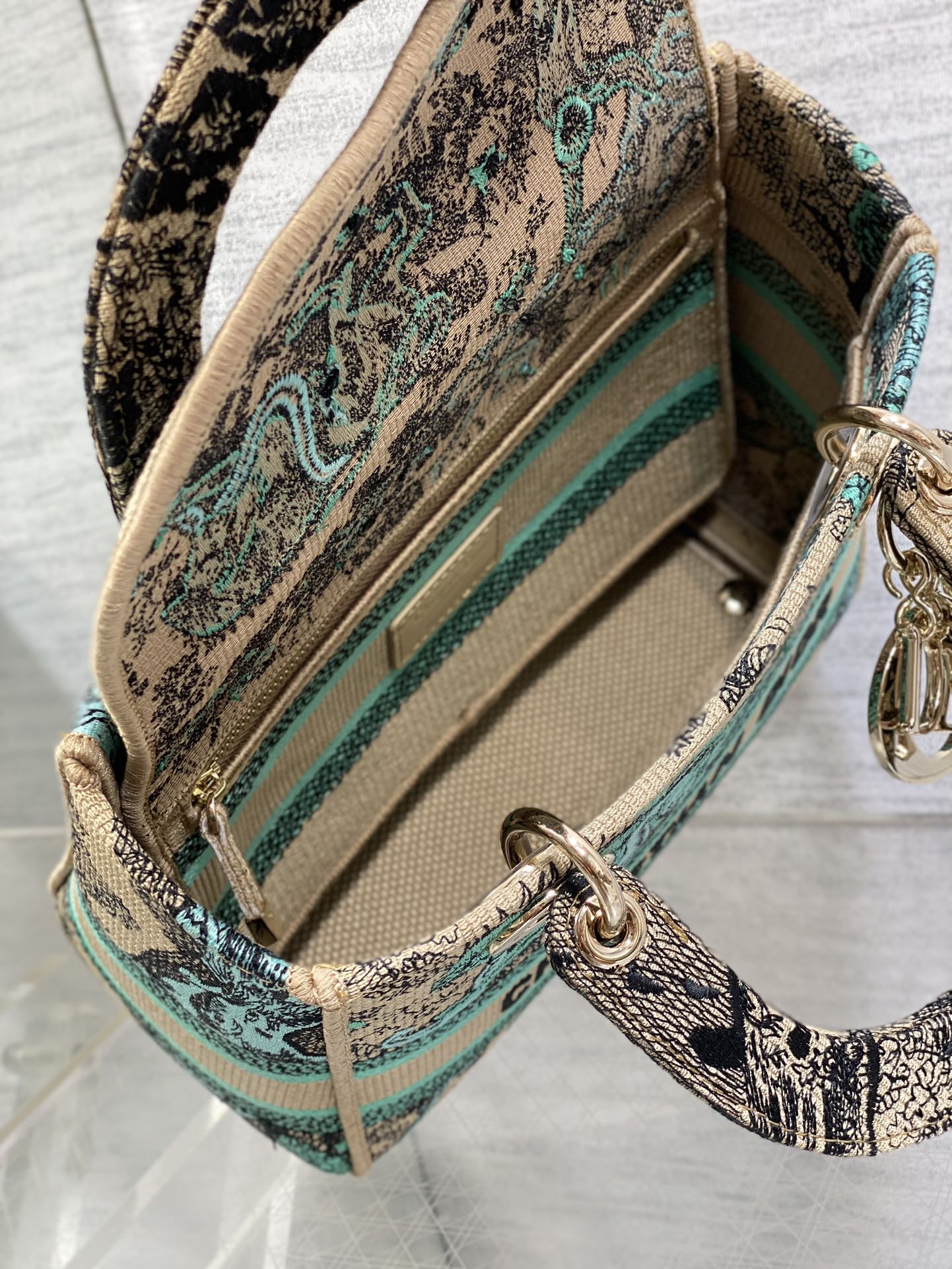 Anum Bags Elite Carryalls
