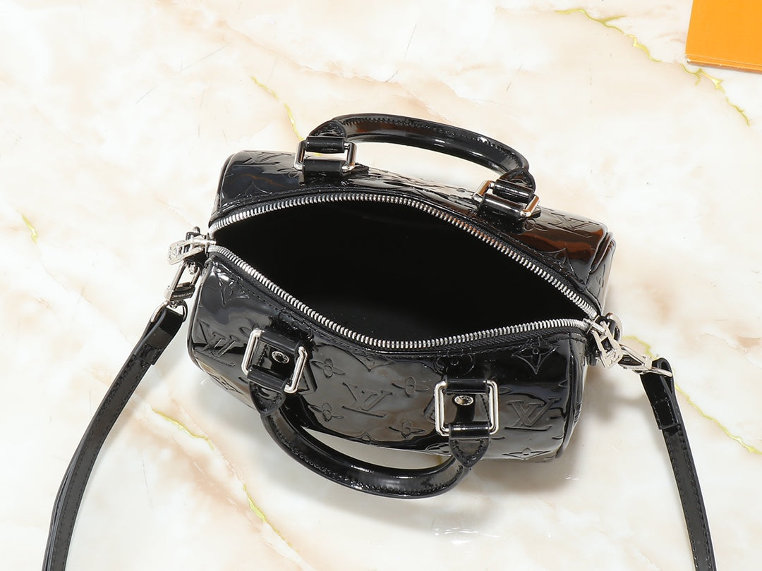 Anum Bags Elite Carryalls