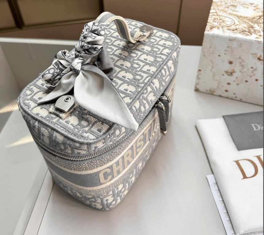 Ezyycart Bags DIR TRAVEL VANITY CASE GREY MONOGRAM 29CM