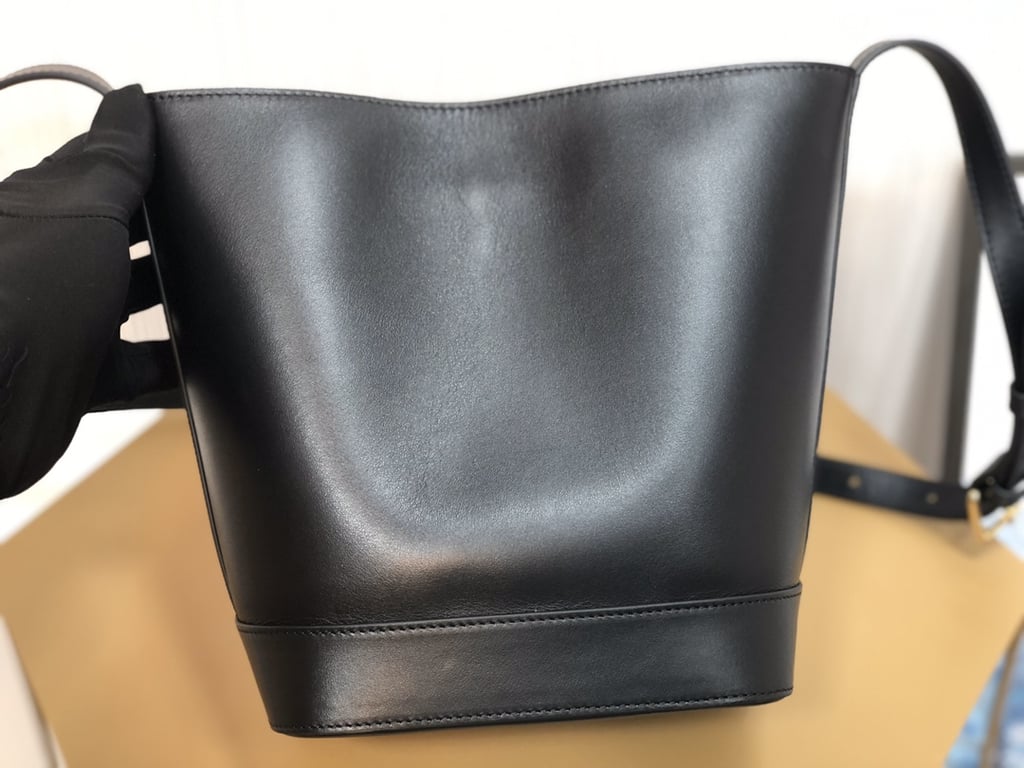 Ezyycart Bags CE BLACK CUIR TRIOMPHE IN SMOOTH CALFSKIN BAG BUCKET