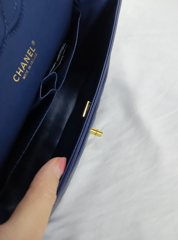Anum Bags CHL CLASSIC MEDIUM LAMBSKIN FLAP NAVY AND GOLD 25CM