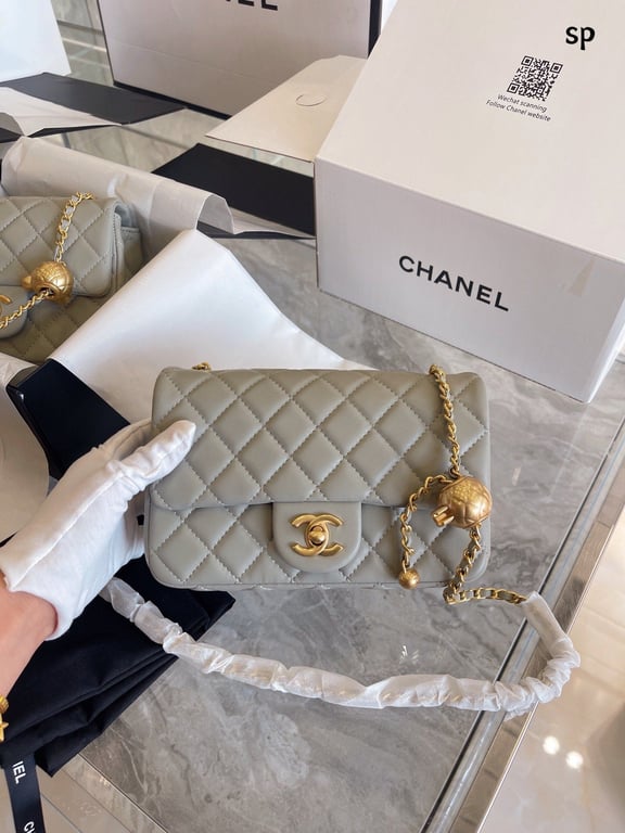 Anum Bags CHL PEARL CRUSH QUILTED FLAP BAG GREY 20CM