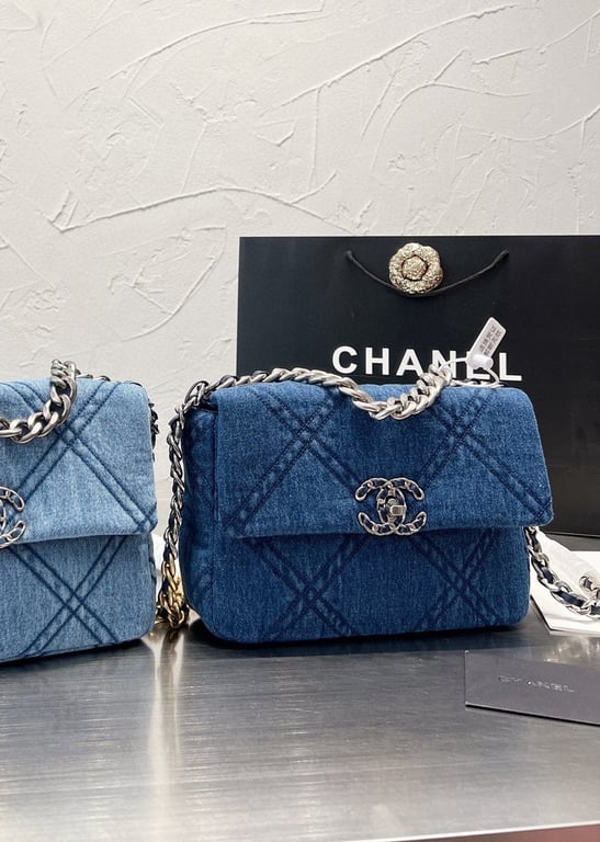 Anum Bags CHL DEEP BLUE DENIM QUILTED MEDIUM 19 FLAP 26CM