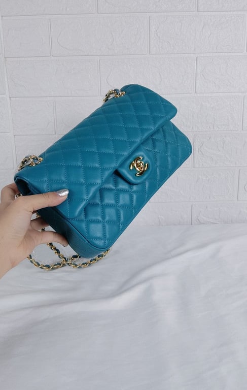 Anum Bags CHL CLASSIC MEDIUM LAMBSKIN FLAP DARK TURQUOISE CAVIAR AND GOLD 25CM