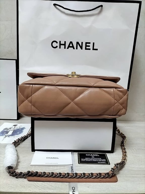 Anum Bags CHL LAMBSKIN QUILTED MEDIUM 19 FLAP CARAMEL 30CM