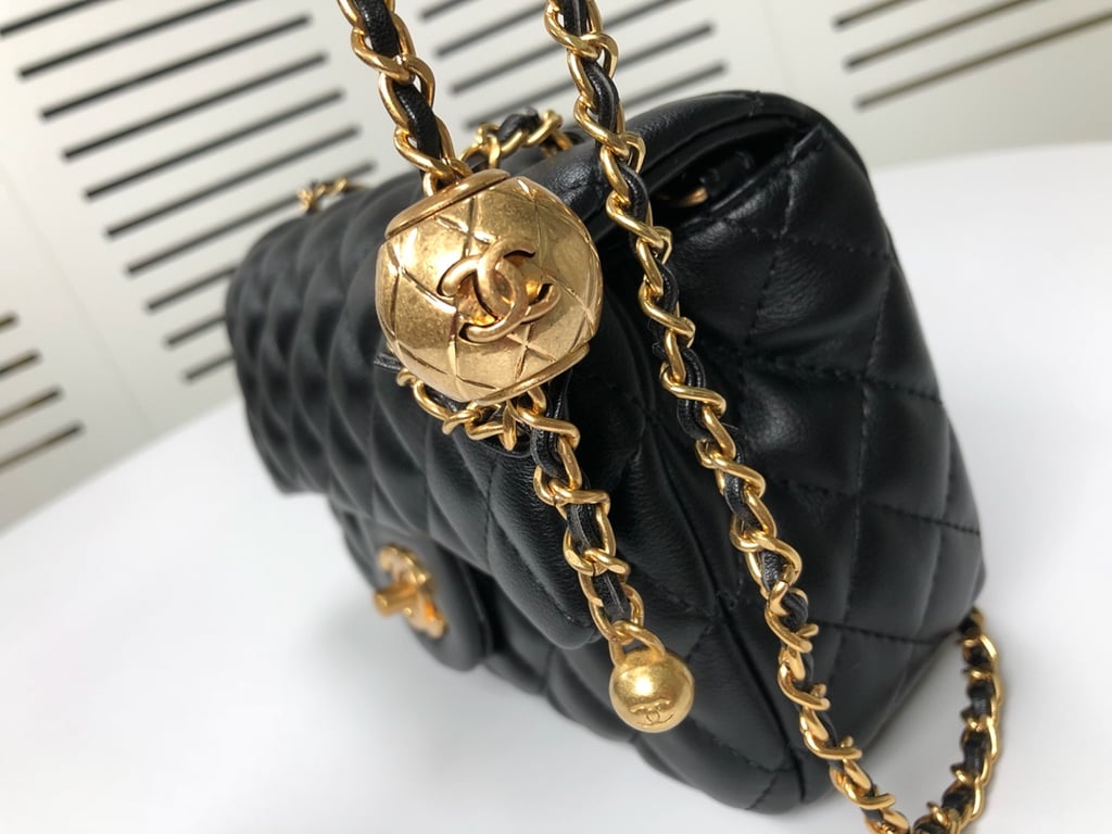 Anum Bags CHL TWEED MINI FLAP BAG BLACK 16CM