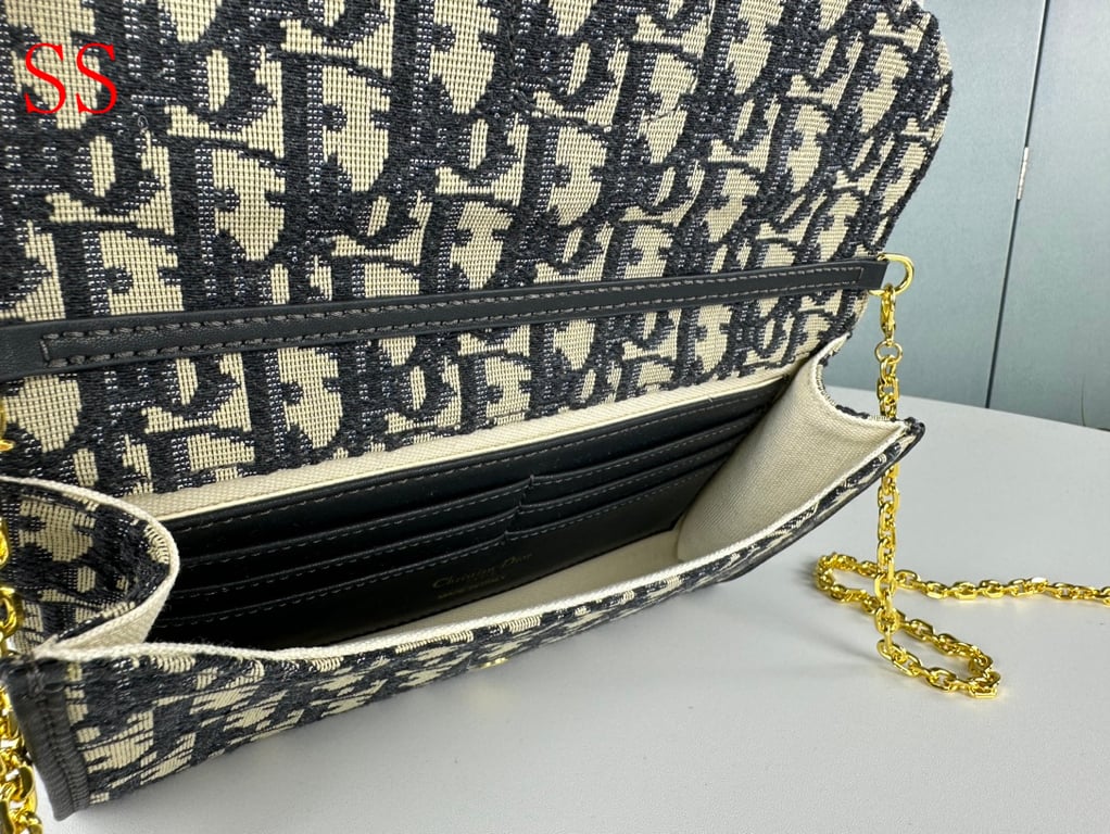 Anum Bags DIR BOBBY EAST WEST POUCH WITH CHAIN BLUE 22CM
