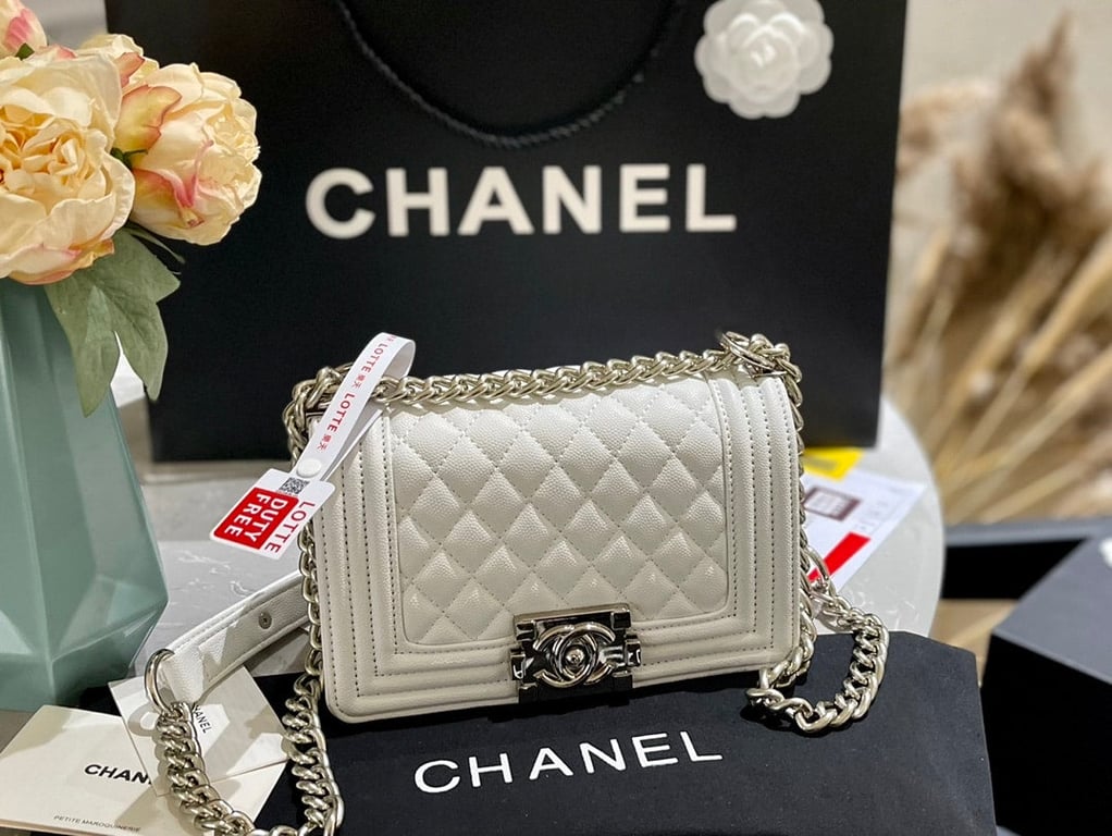 Anum Bags CHL BOY FLAP WITH PALLADIUM HARDWARE WHITE 20CM