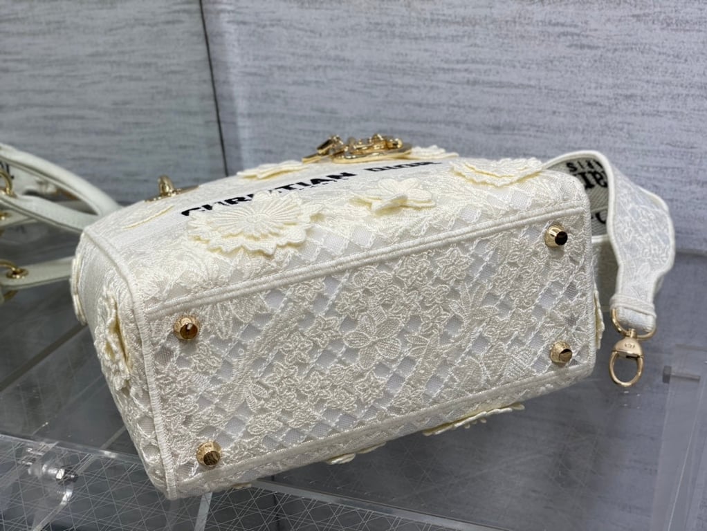 Anum Bags DIR MEDIUM LADY D-LITE BAG WHITE D-LACE EMBROIDERY WITH 3D MACRAME EFFECT 24CM