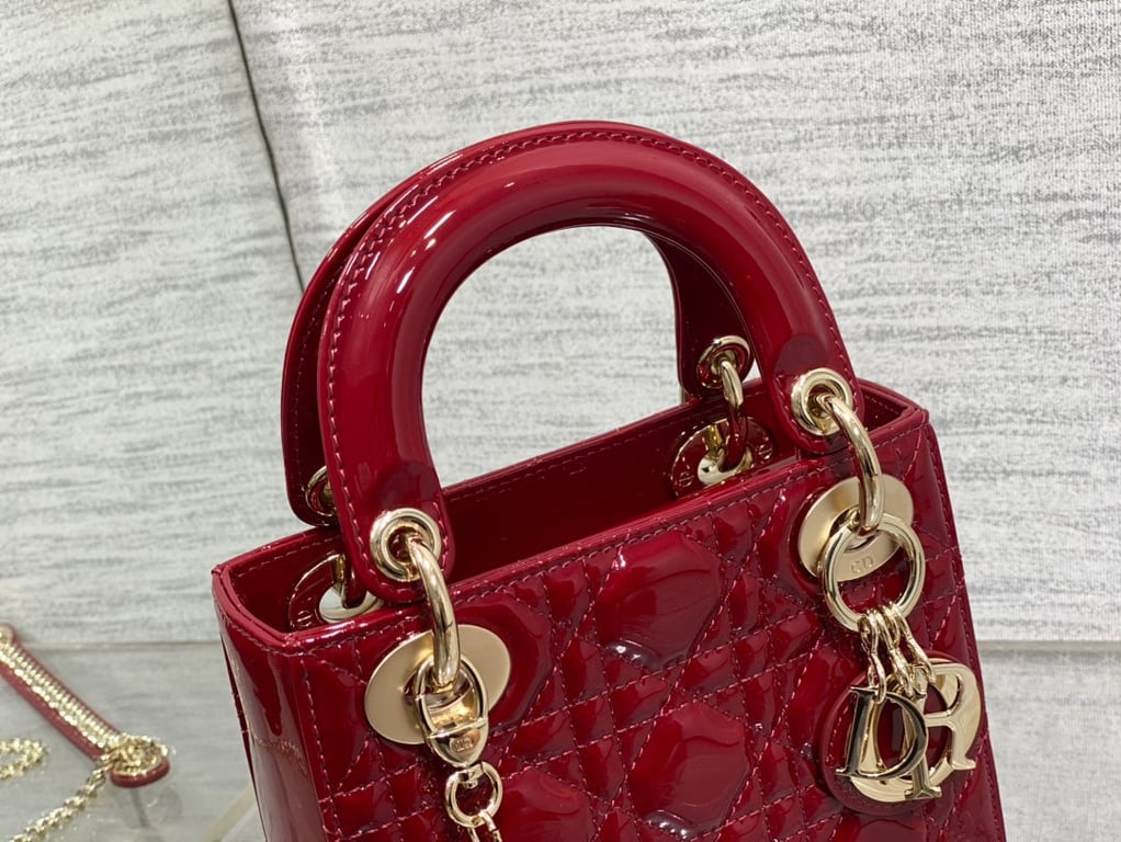 Ezyycart Bags DIR SMALL LADY CHERRY RED PATENT CANNAGE CALFSKIN 17CM