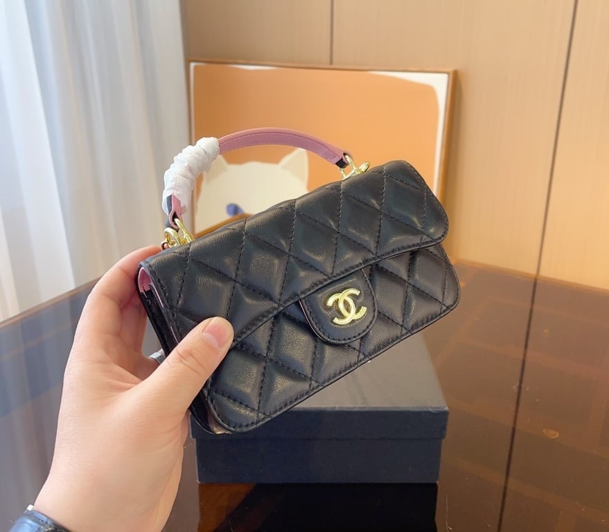Anum Bags CHL MINI FLAP BAG WITH TOP HANDLE 19CM BLACK AS2431