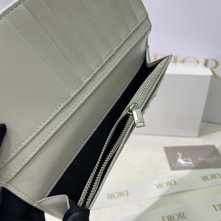 Ezyycart Bags dir VERTICAL LONG WALLET GREY CD DIAMOND CANVAS 2ESBC002DCO H42E