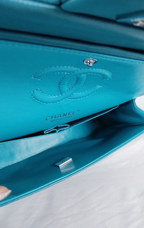 Anum Bags CHL CLASSIC MEDIUM LAMBSKIN FLAP DARK TURQUOISE CAVIAR SILVER 25CM