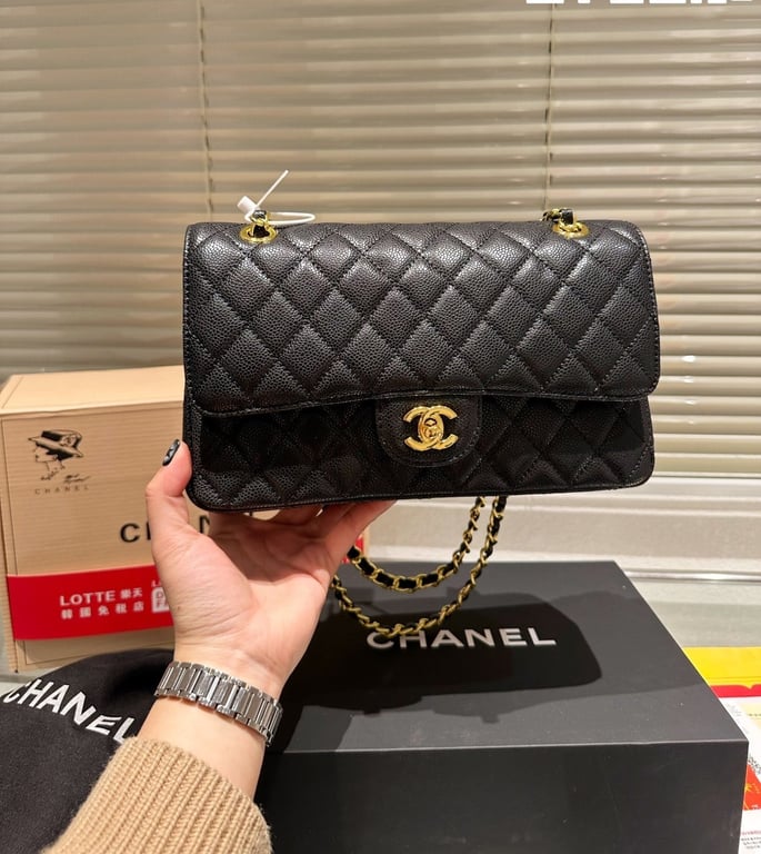 Anum Bags CHL MEDIUM CLASSIC FLAP BAG GOLD HARDWARE BLACK 26CM