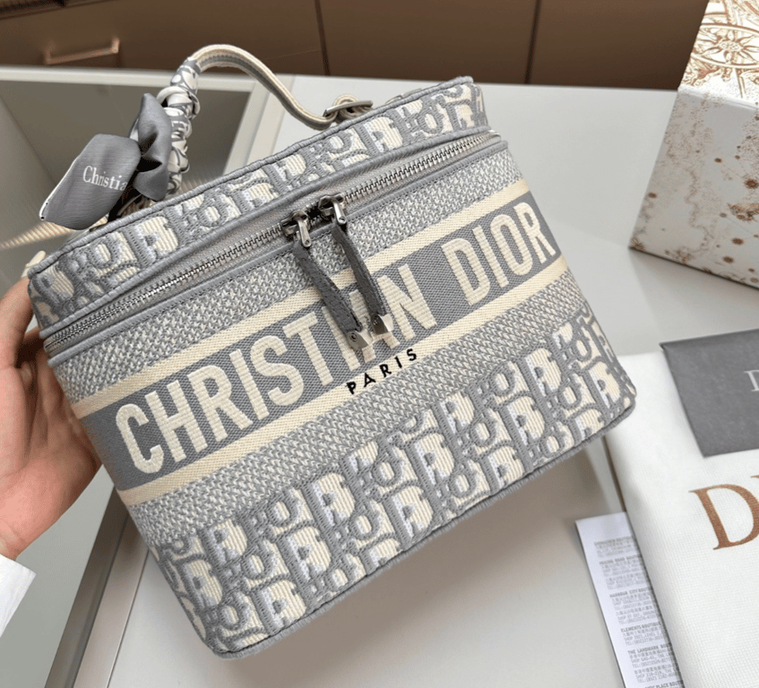 Ezyycart Bags DIR TRAVEL VANITY CASE GREY MONOGRAM 29CM