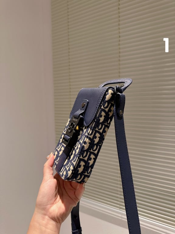 Ezyycart Bags DIR SADDLE VERTICAL POUCH WITH STRAP OBLIQUE JACQUARD AND DARK BLUE GRAINED CALFSKIN 11CM HIGH QUALITY