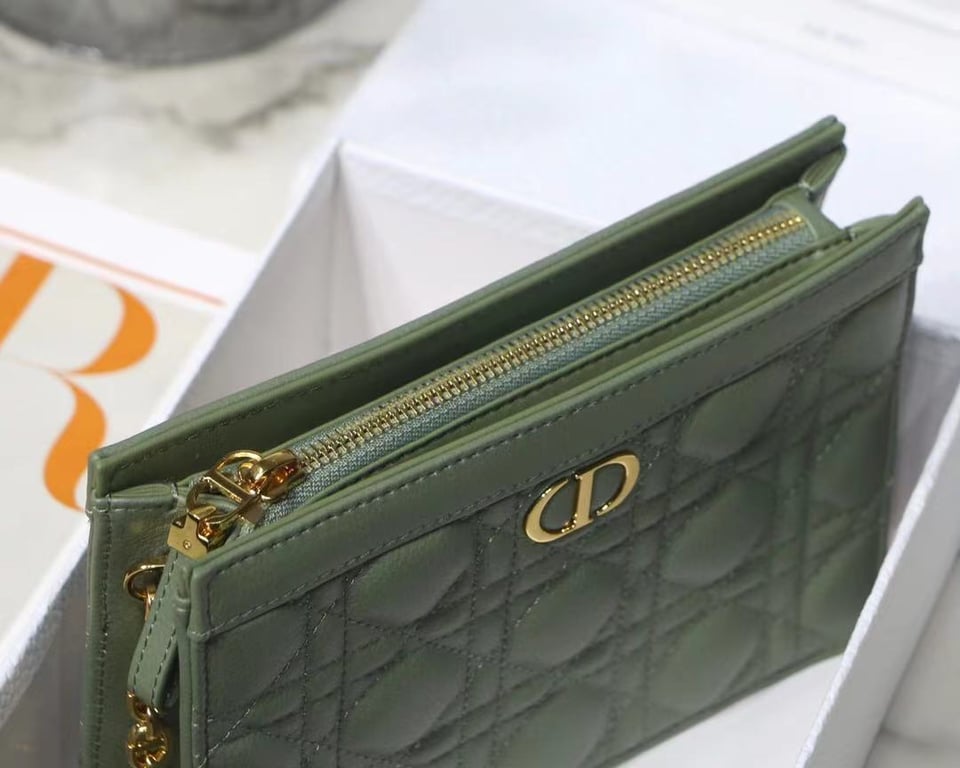 Ezyycart Bags dir CARO ZIPPED POUCH WITH CHAIN CEDAR GREEN S5106UWHC_M67H