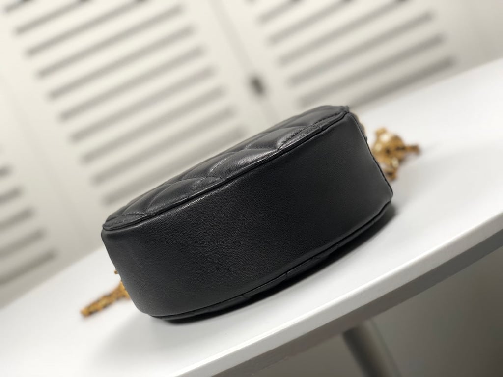 Anum Bags CHL CLUTCH WITH CHAIN IN BLACK 17.5CM