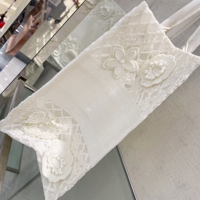 Anum Bags DIR 36CM WHITE D-LACE EMBROIDERY WITH 3D MACRAME EFFECT TOTE BAG