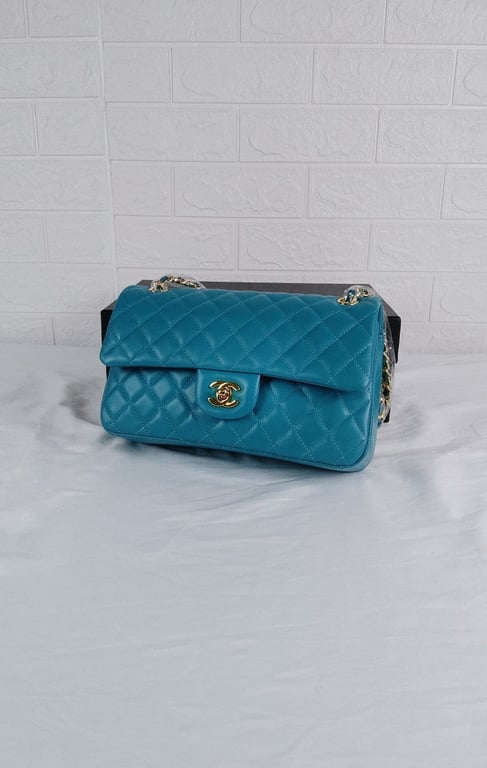 Anum Bags CHL CLASSIC MEDIUM LAMBSKIN FLAP DARK TURQUOISE CAVIAR AND GOLD 25CM