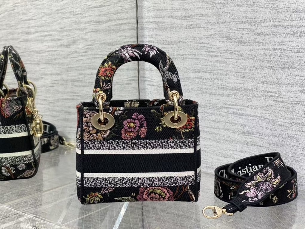 Ezyycart Bags DIR MEDIUM LADY D-LITE BAG BLACK JARDIN BOTANIQUE EMBROIDERY 24CM
