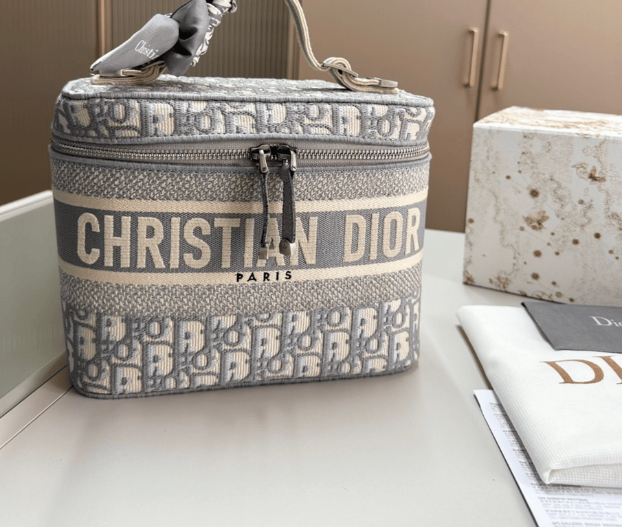 Ezyycart Bags DIR TRAVEL VANITY CASE GREY MONOGRAM 29CM