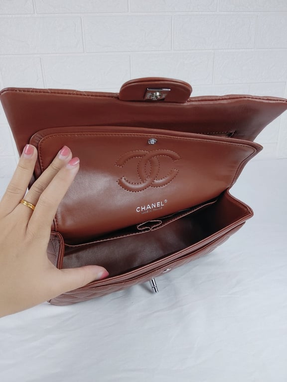 Anum Bags CHL CLASSIC MEDIUM LAMBSKIN FLAP BROWN AND SILVER 25CM