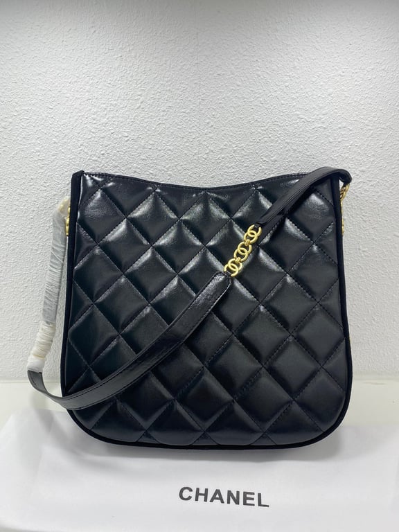 Anum Bags CHL 22s PEARL CRUSH HOBO BAG LAMBSKIN 28CM BLACK