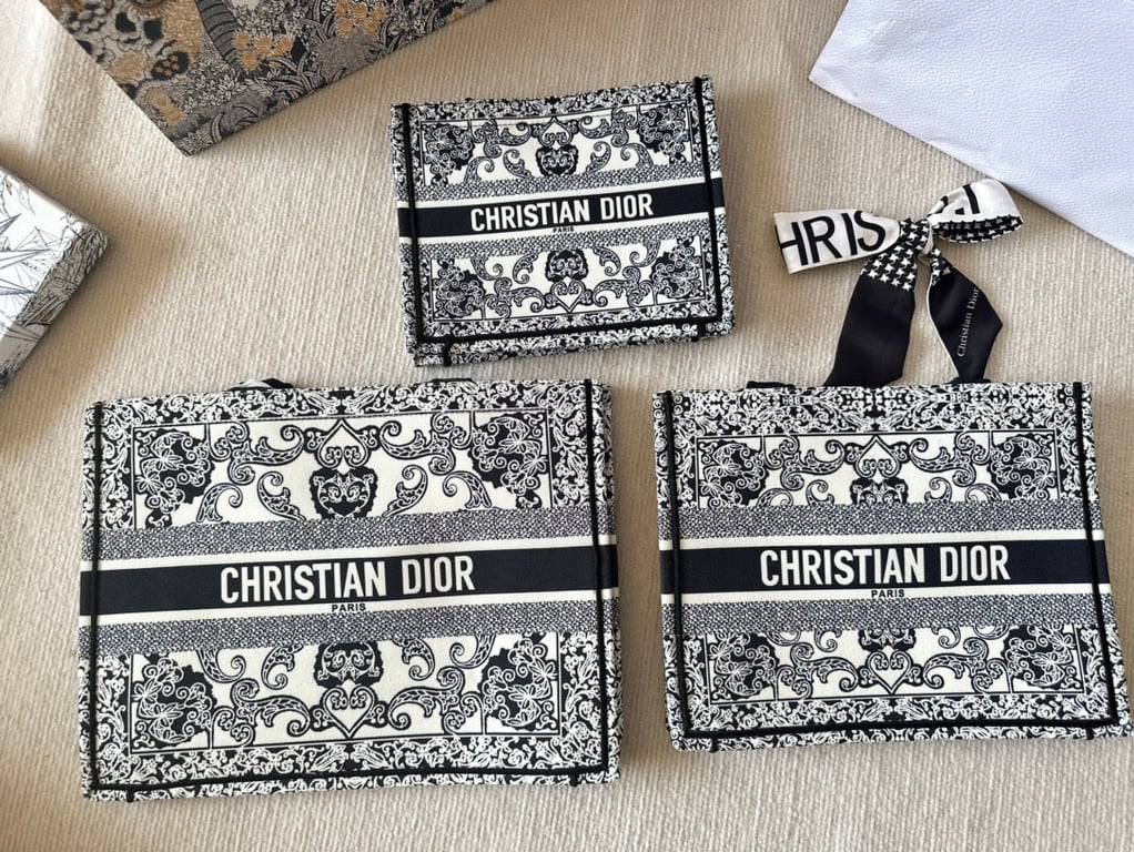 Ezyycart Bags DIR 35CM WHITE AND BLACK MEDIUM BOOK TOTE BANDANA EMBROIDERY