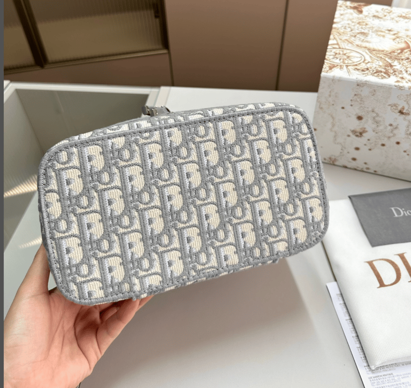 Ezyycart Bags DIR TRAVEL VANITY CASE GREY MONOGRAM 29CM