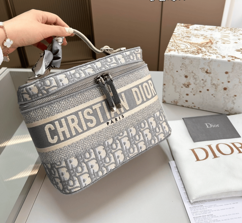 Ezyycart Bags DIR TRAVEL VANITY CASE GREY MONOGRAM 29CM
