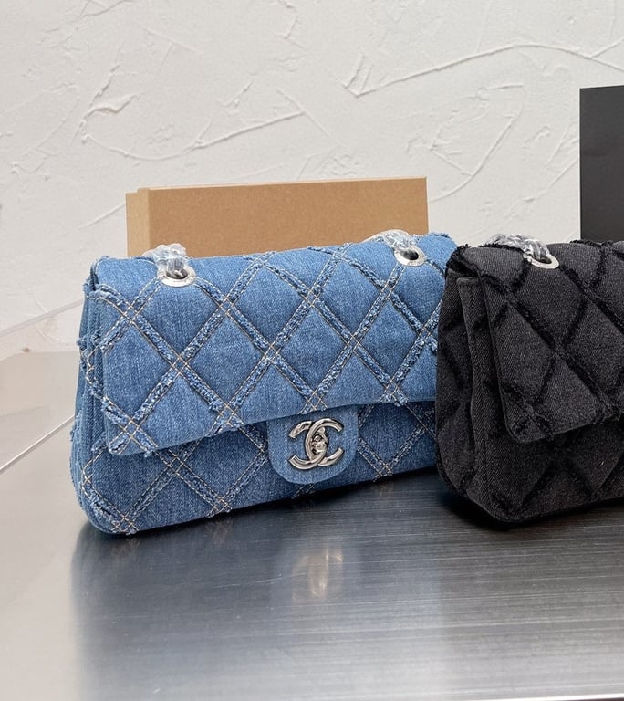Anum Bags CHL CHAIN FLAP QUILTED DENIM JUMBO BLUE 25CM