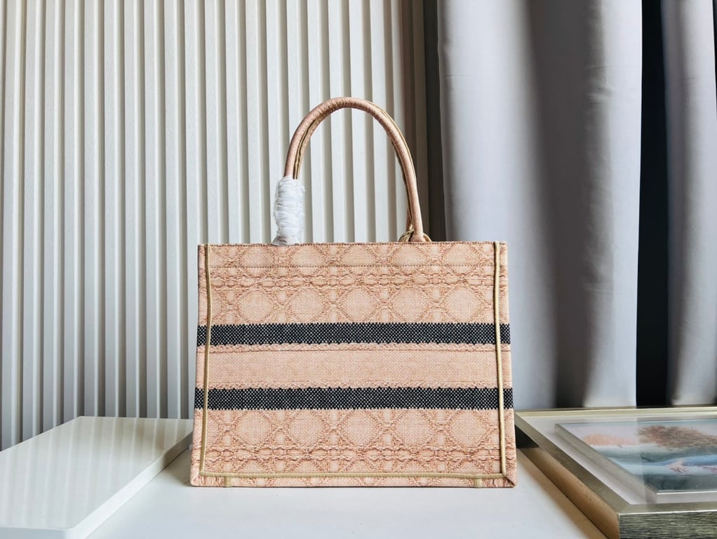 Ezyycart Bags DIR 36CM NATURAL CANNAGE RAFFIA MEDIUM BOOK TOTE