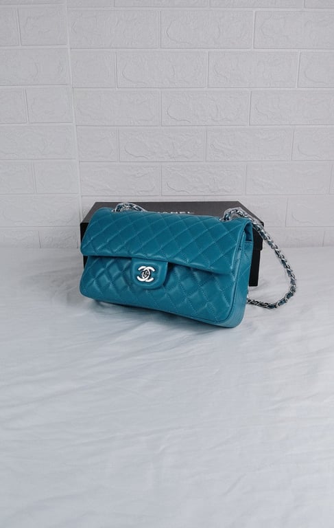 Anum Bags CHL CLASSIC MEDIUM LAMBSKIN FLAP DARK TURQUOISE CAVIAR SILVER 25CM