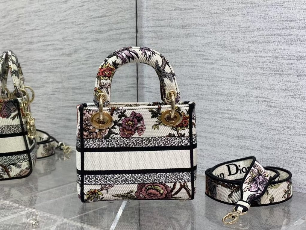 Ezyycart Bags DIR MEDIUM LADY D-LITE BAG WHITE JARDIN BOTANIQUE EMBROIDERY 24CM