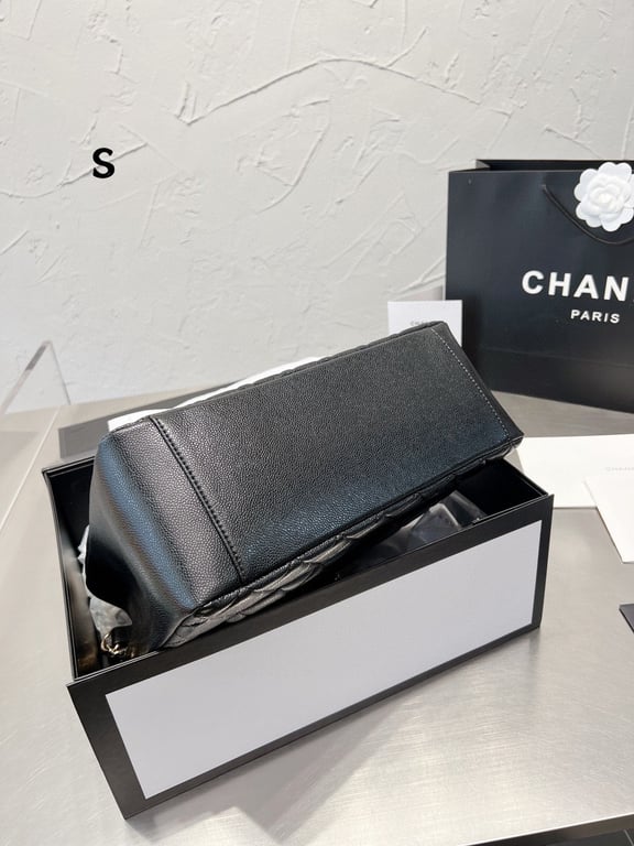 Anum Bags CHL 34CM BLACK CAVIAR GRAND SHOPPING TOTE BAG