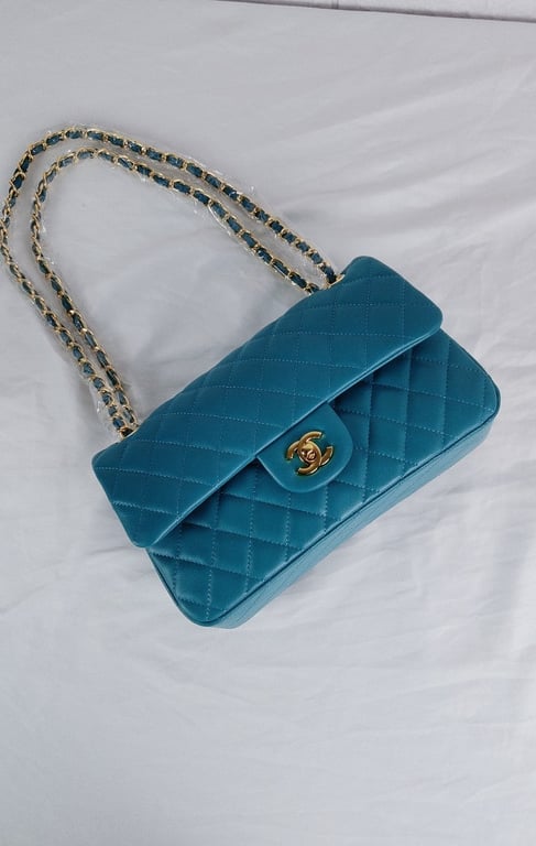Anum Bags CHL CLASSIC MEDIUM LAMBSKIN FLAP DARK TURQUOISE CAVIAR AND GOLD 25CM