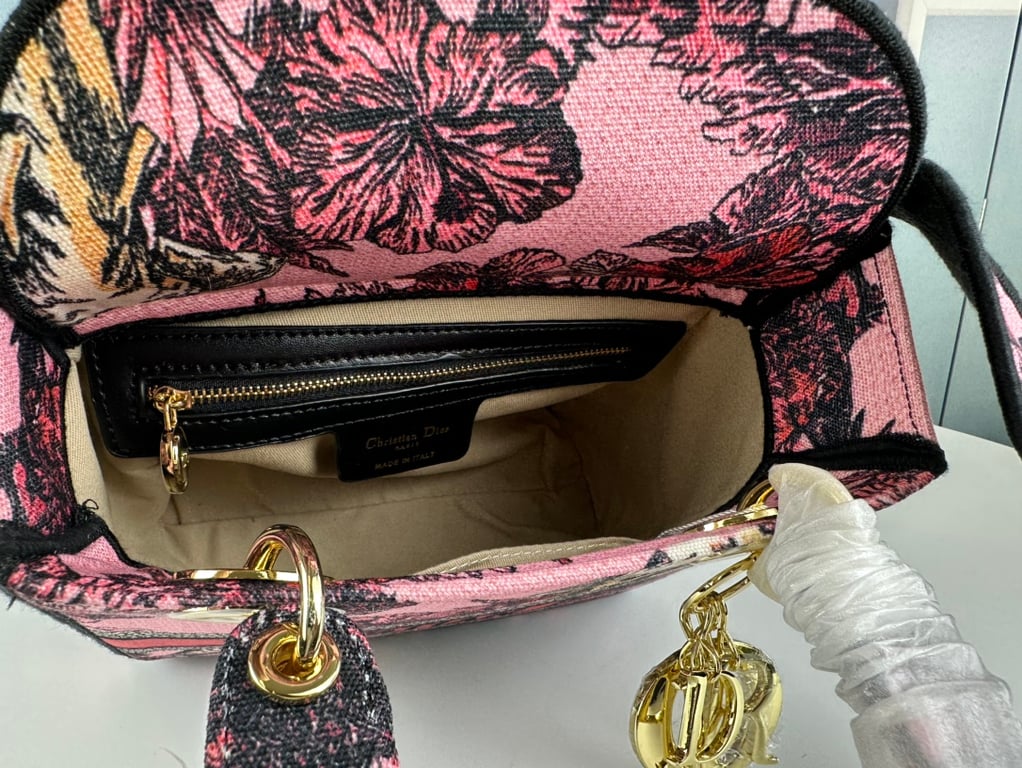 Ezyycart Bags DIR MEDIUM LADY D LITE BAG PINK MULTICOLOR TOILE DE JOUY VOYAGE EMBROIDERY 24CM M0565OEUPM45E