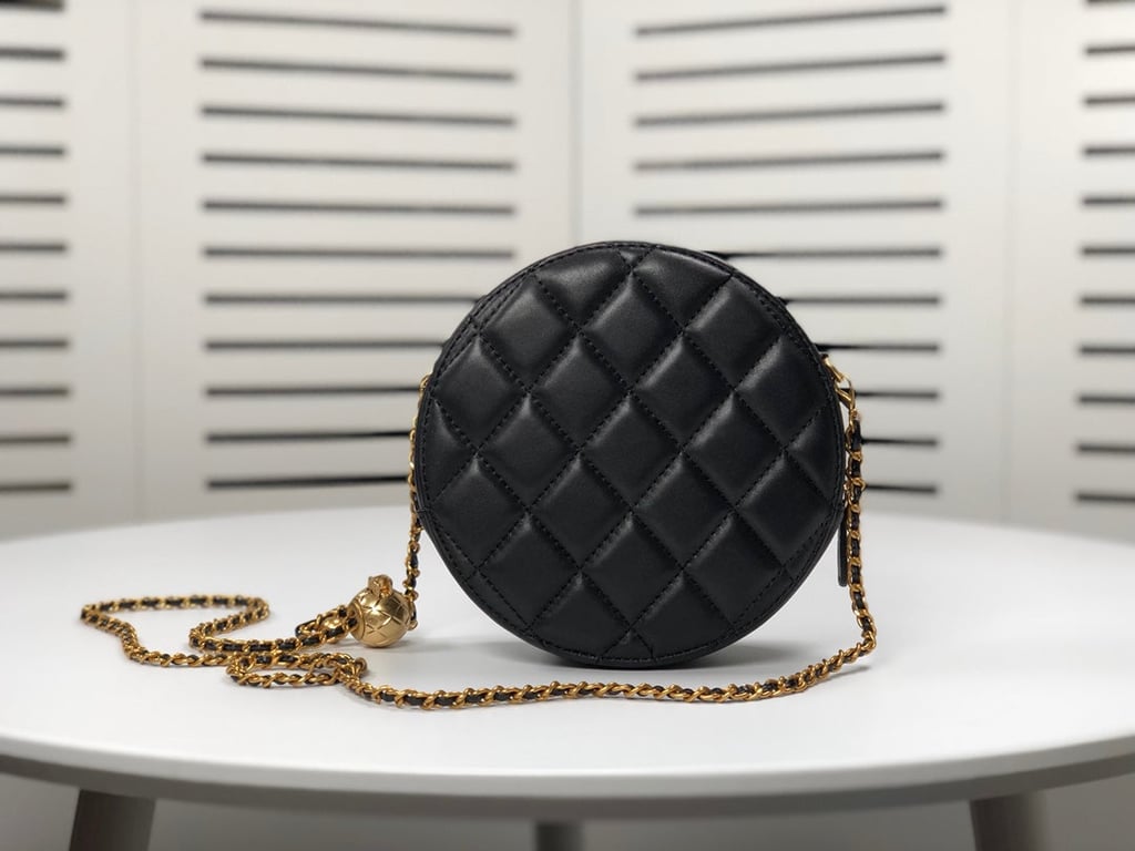 Anum Bags CHL CLUTCH WITH CHAIN IN BLACK 17.5CM