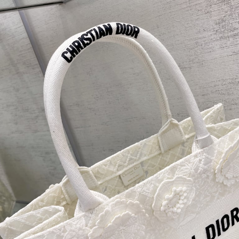 Anum Bags DIR 36CM WHITE D-LACE EMBROIDERY WITH 3D MACRAME EFFECT TOTE BAG
