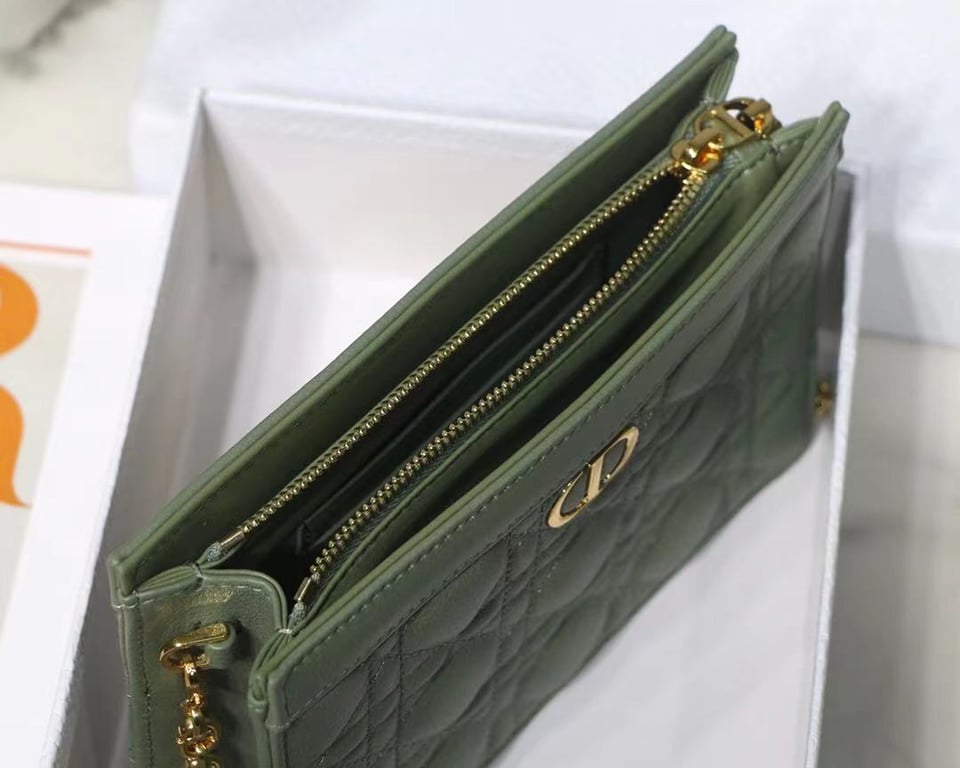 Ezyycart Bags dir CARO ZIPPED POUCH WITH CHAIN CEDAR GREEN S5106UWHC_M67H