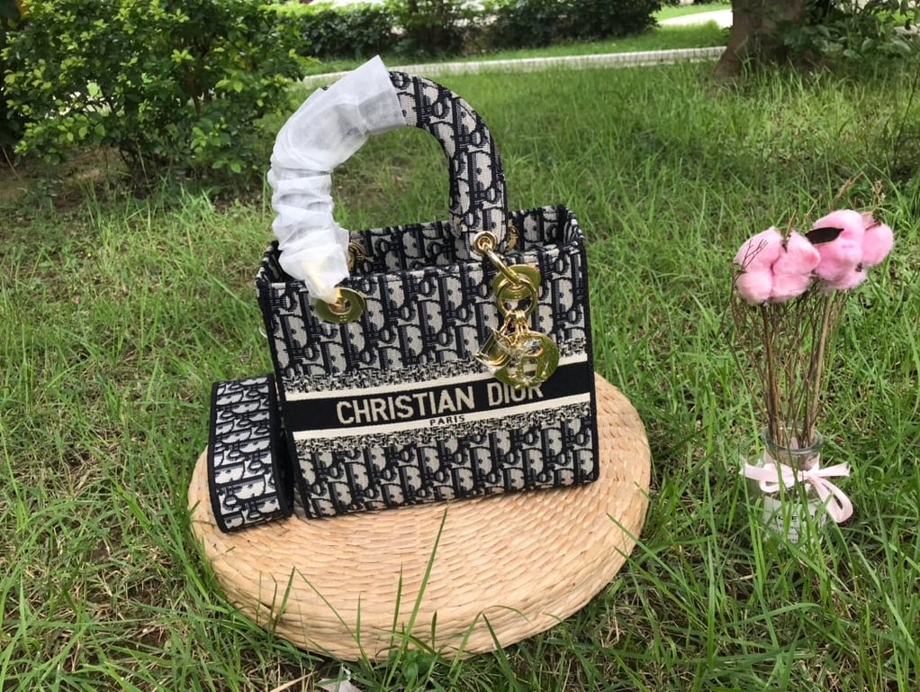 Anum Bags DIR MEDIUM LADY D-LITE BAG CANVAS BLACK AND WHITE 24CM 19 MA 3473