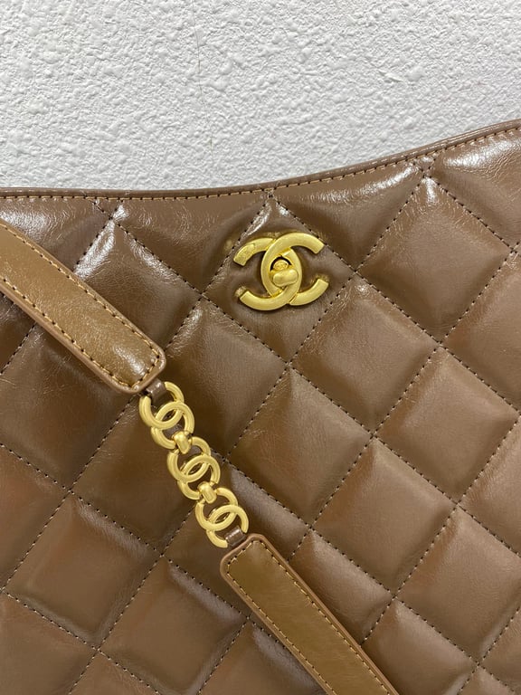 Anum Bags CHL 22s PEARL CRUSH HOBO BAG LAMBSKIN 28CM KHAKI